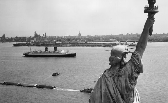 Statue of Liberty_Boats